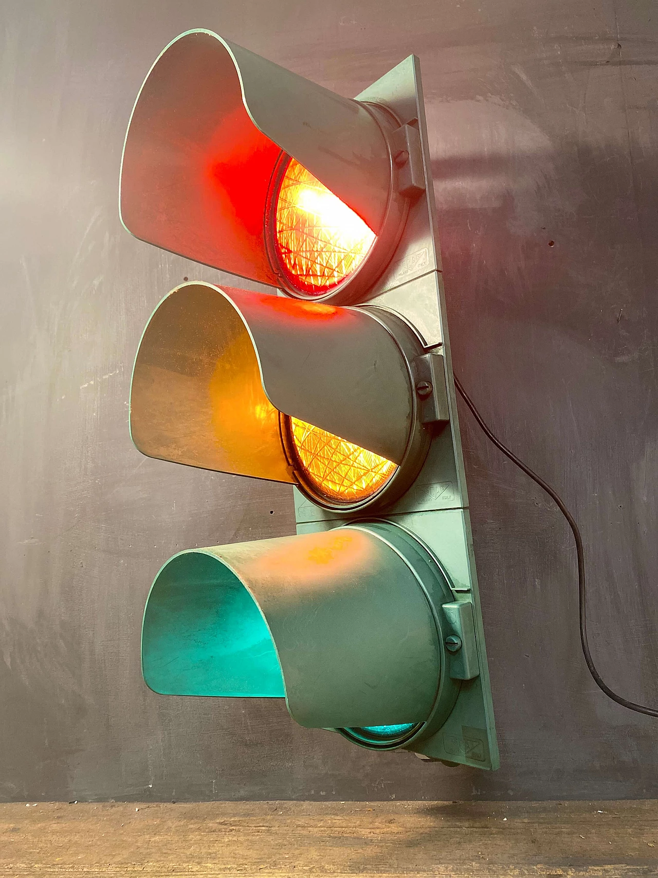 Traffic light usable as a wall lamp, 1990s 3