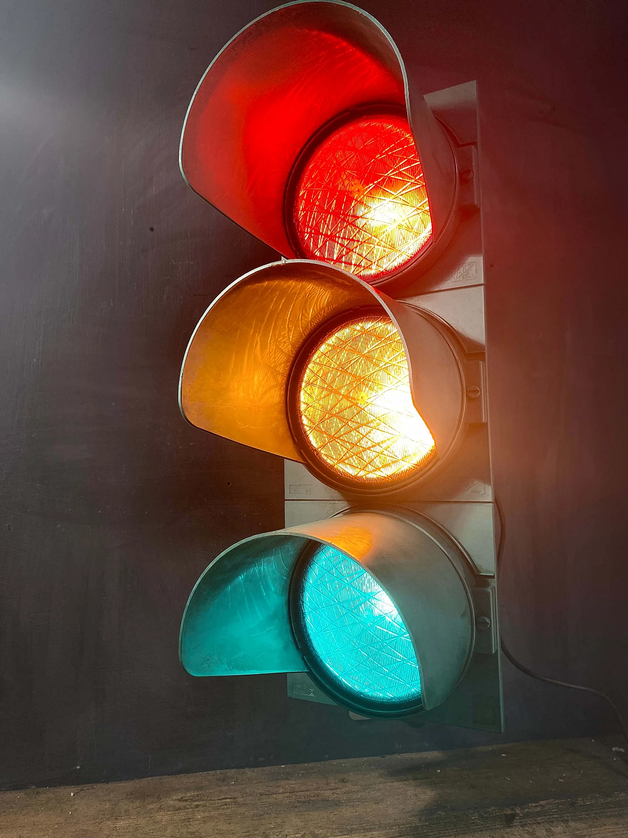 Traffic light usable as a wall lamp, 1990s 11