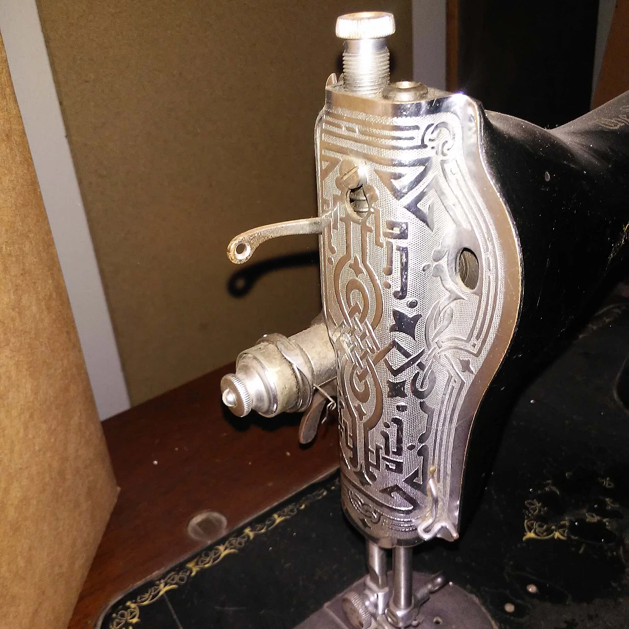 Tavolo con macchina da cucire Singer, anni '30 4
