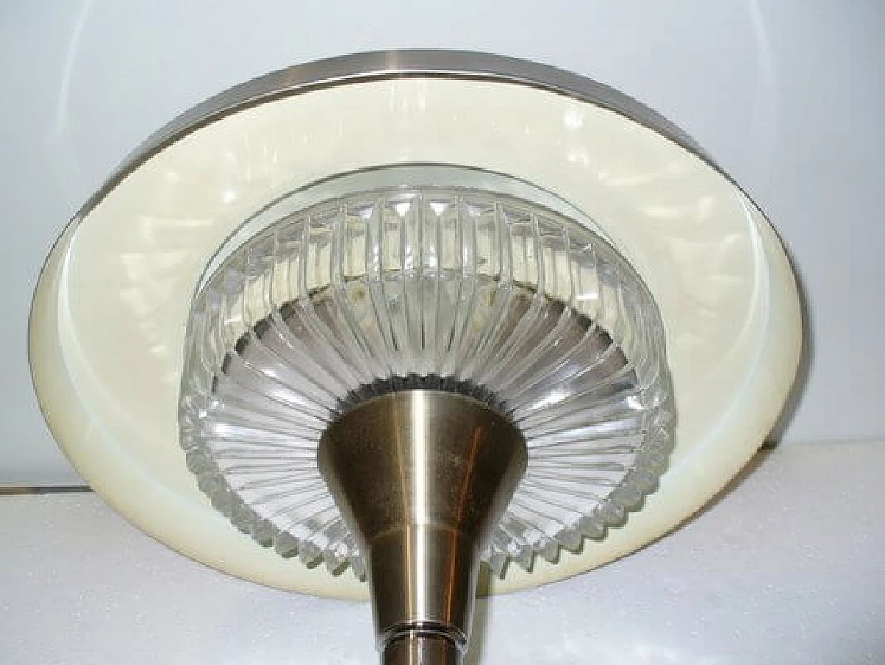 Lampada da tavolo in alluminio attribuita ad  Artemide, anni '50 5