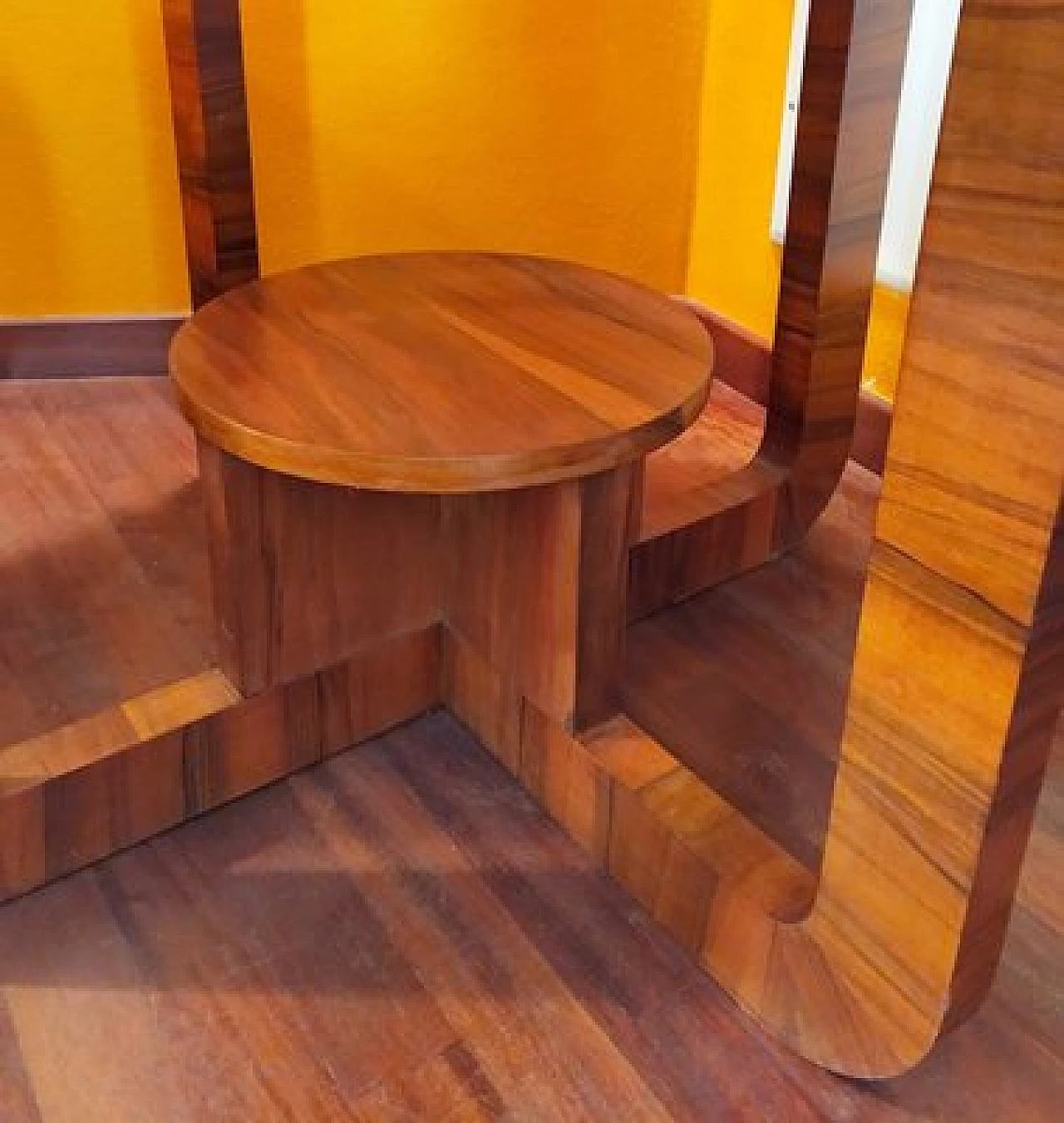 Tavolino rotondo in legno in stile Art Déco, anni '50 6