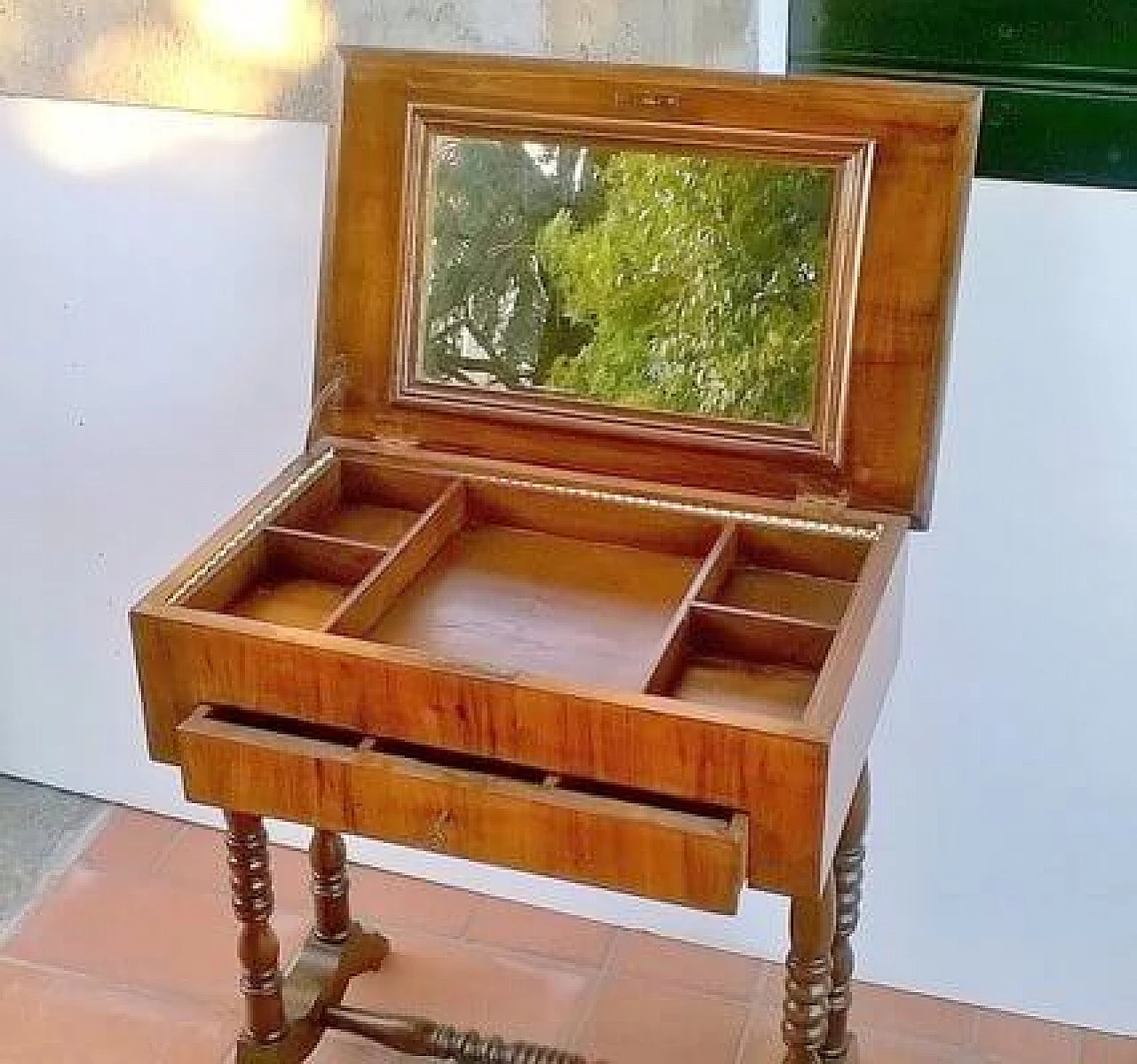 Tavolo da cucito in noce massello tornito, fine '800 4