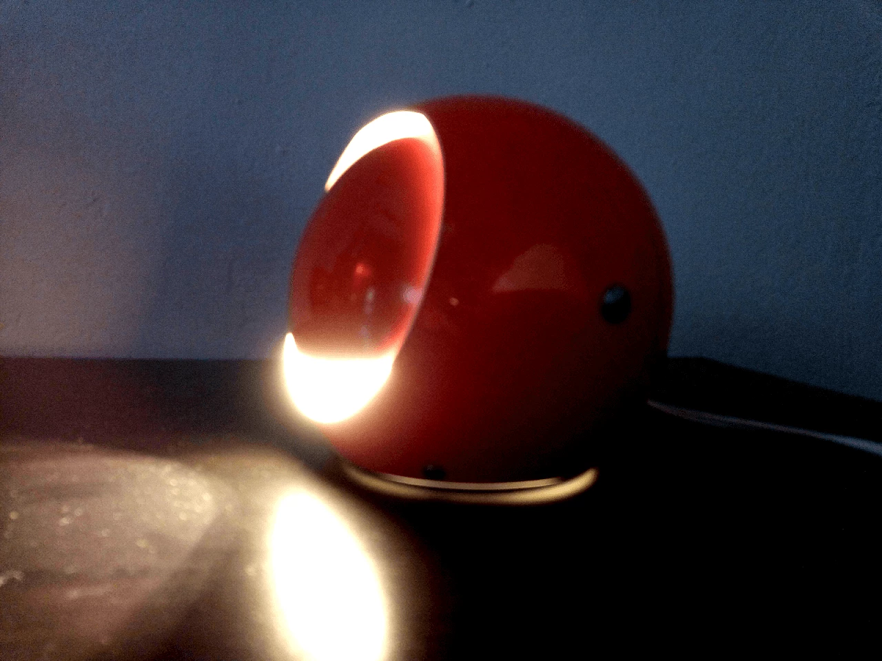 Lampada da tavolo in metallo rosso di Stilux, anni '70 10