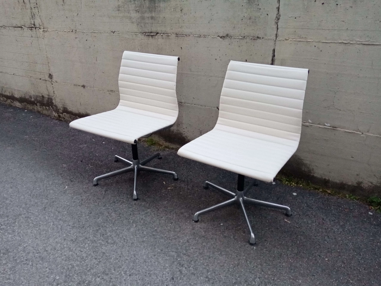 Pair of EA108 Herman Miller chairs by Charles and Ray Eames, 1980s 2
