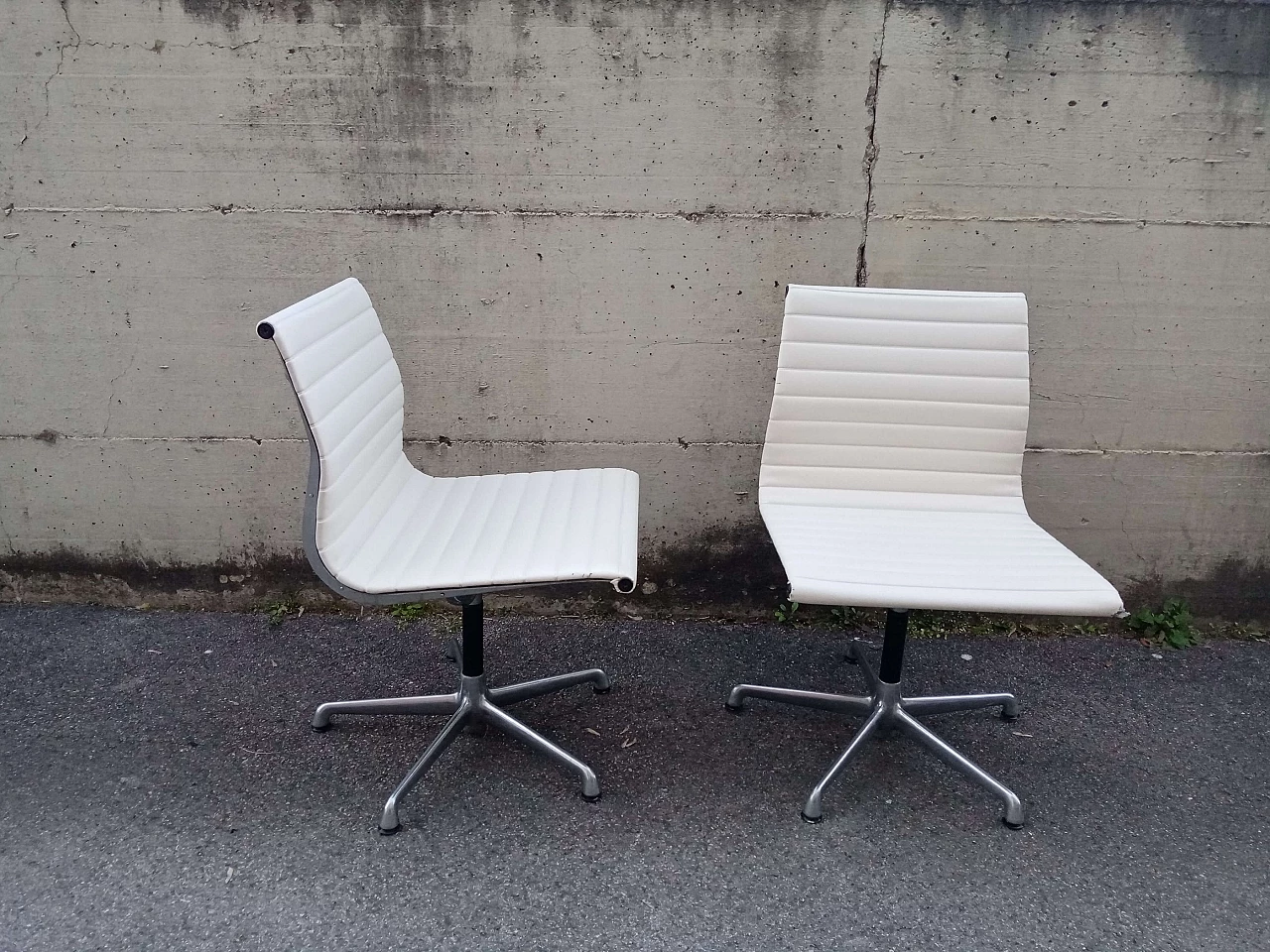 Pair of EA108 Herman Miller chairs by Charles and Ray Eames, 1980s 3