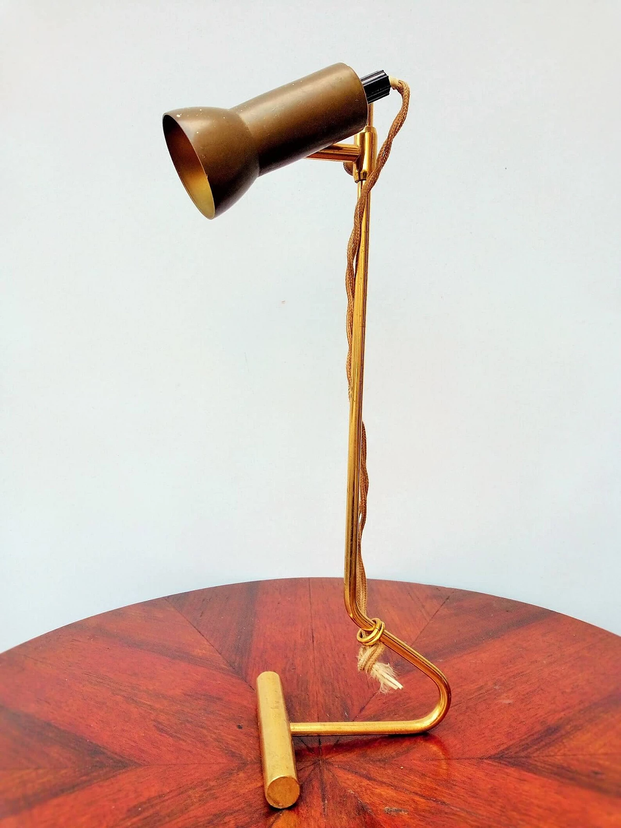 Brass table lamp attributed to Gino Sarfatti, 1950s 4