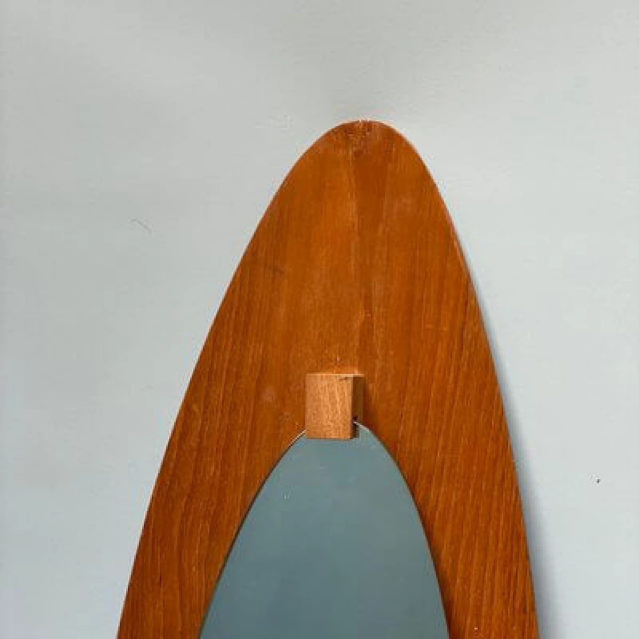 Specchio ovale con cornice in legno, anni '50 4