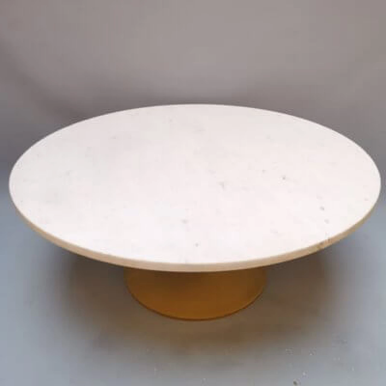 Tavolino da caffè con piano in marmo bianco di Carrara e base in metallo, anni '70 5