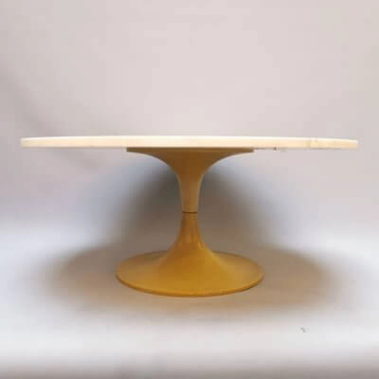 Coffee table with white Carrara marble top and metal base, 1970s 6