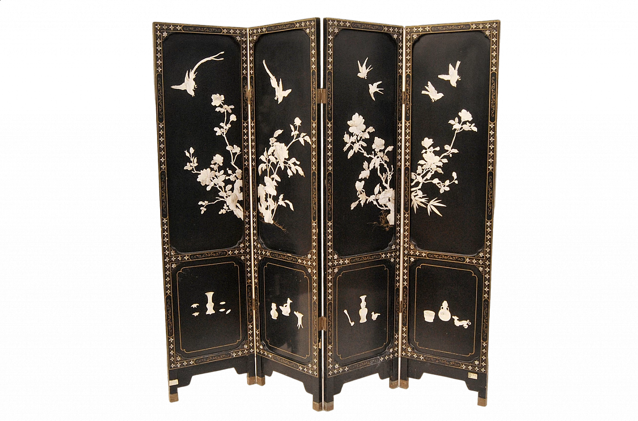 Lacquered wooden screen with painted and mother-of-pearl decorations, 1930s 11