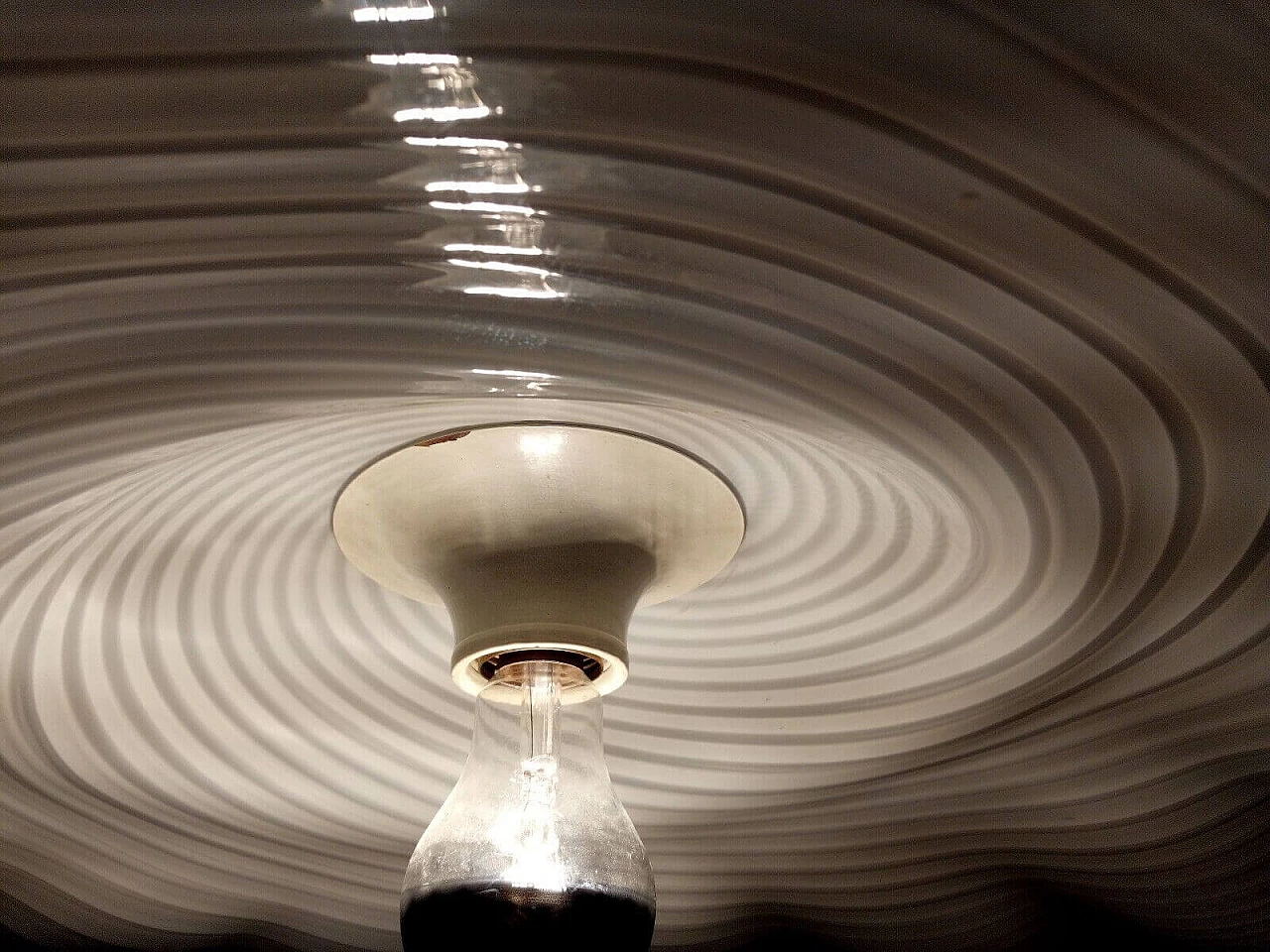 Lampada di Mario Ticcò o Ludovico Diaz de Santillana per VeArt, anni '70 9