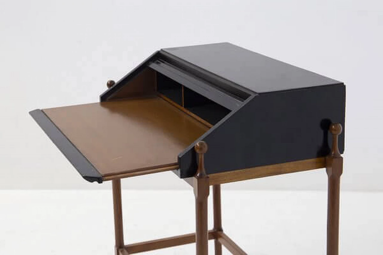 Scrivania in legno con rotelle di Fratelli Proserpio, anni '50 2