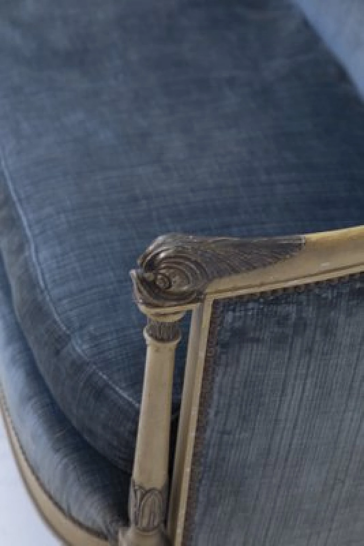 Divano in legno dorato e velluto azzurro, '800 2