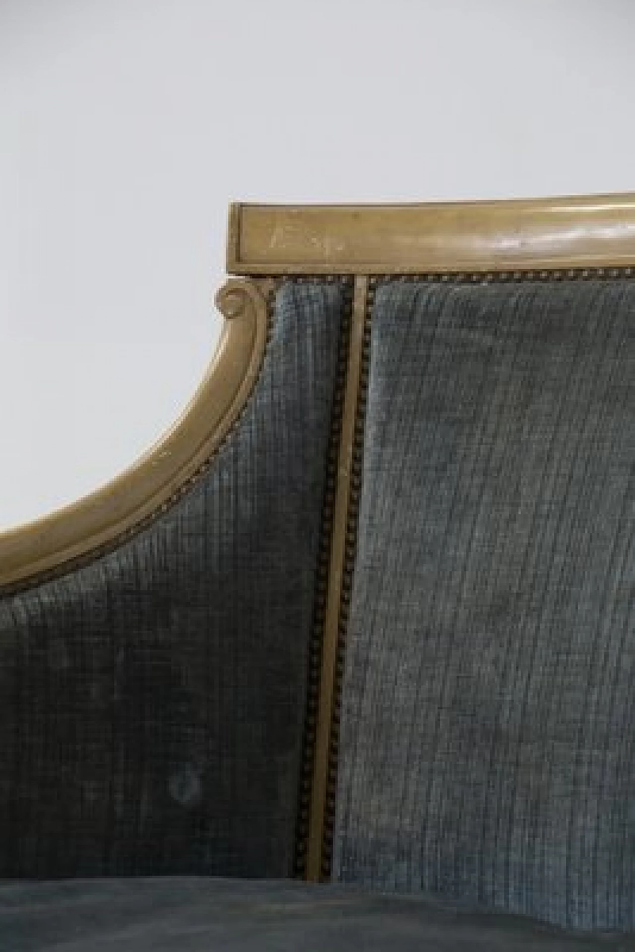 Divano in legno dorato e velluto azzurro, '800 16