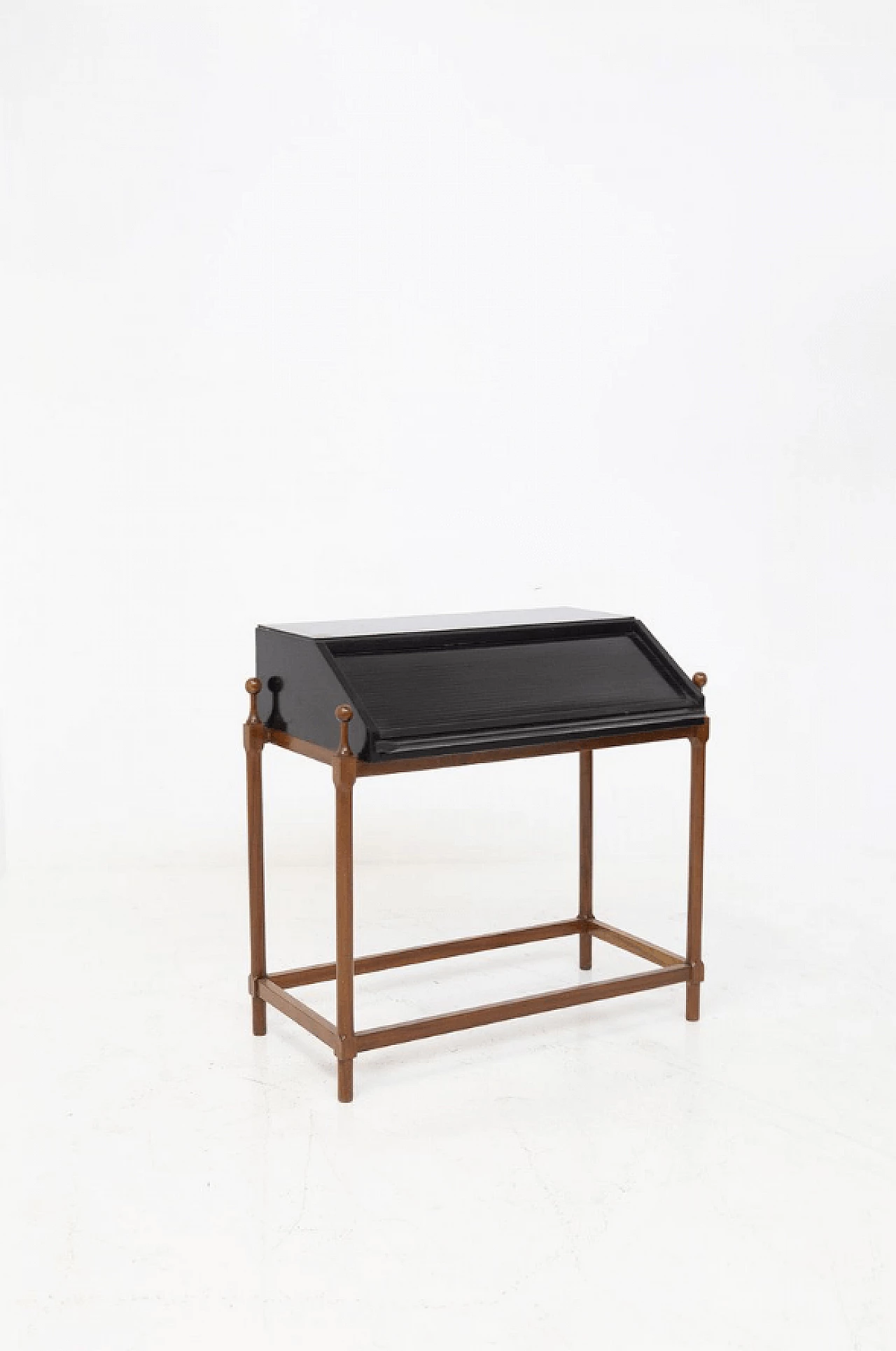 Scrivania in legno con rotelle di Fratelli Proserpio, anni '50 12