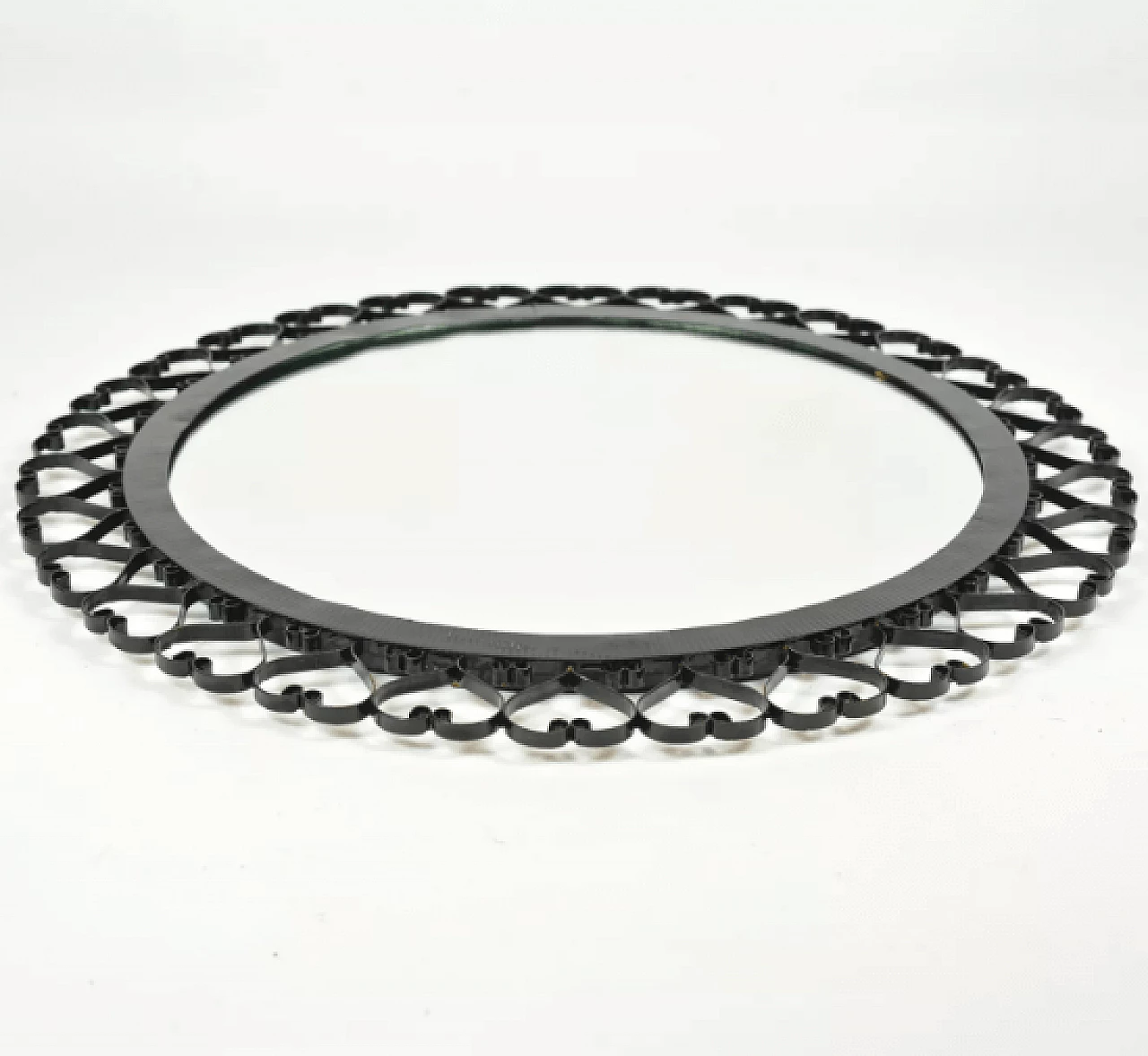 Specchio rotondo 71/3 con cornice in acciaio di VEB Sonneberg, anni '70 5