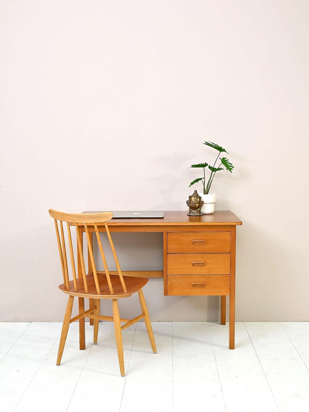 Scrivania scandinava in rovere con cassetti a lato, anni '60 1