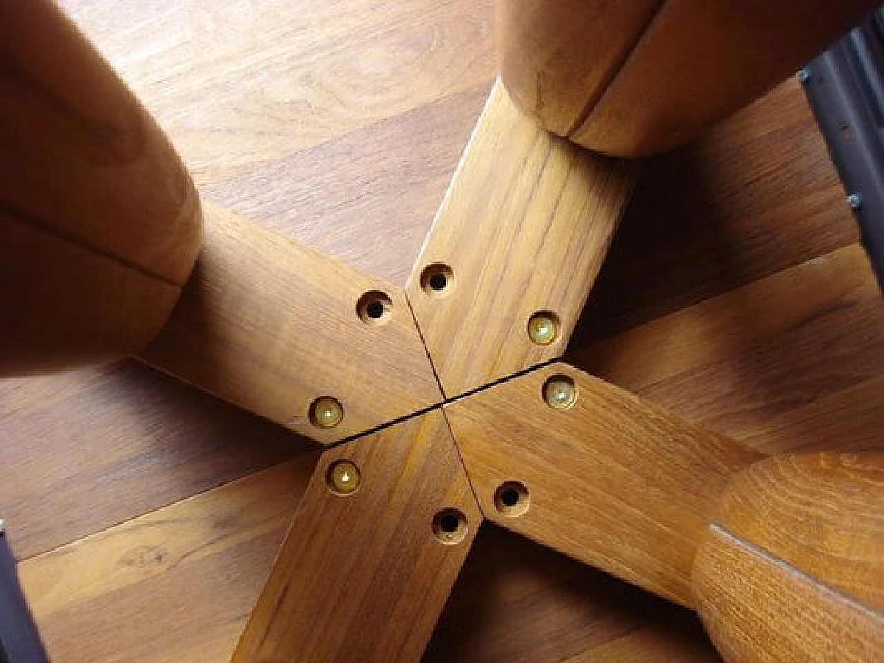 Tavolo rotondo allungabile in teak di Dyrlund, anni '70 33