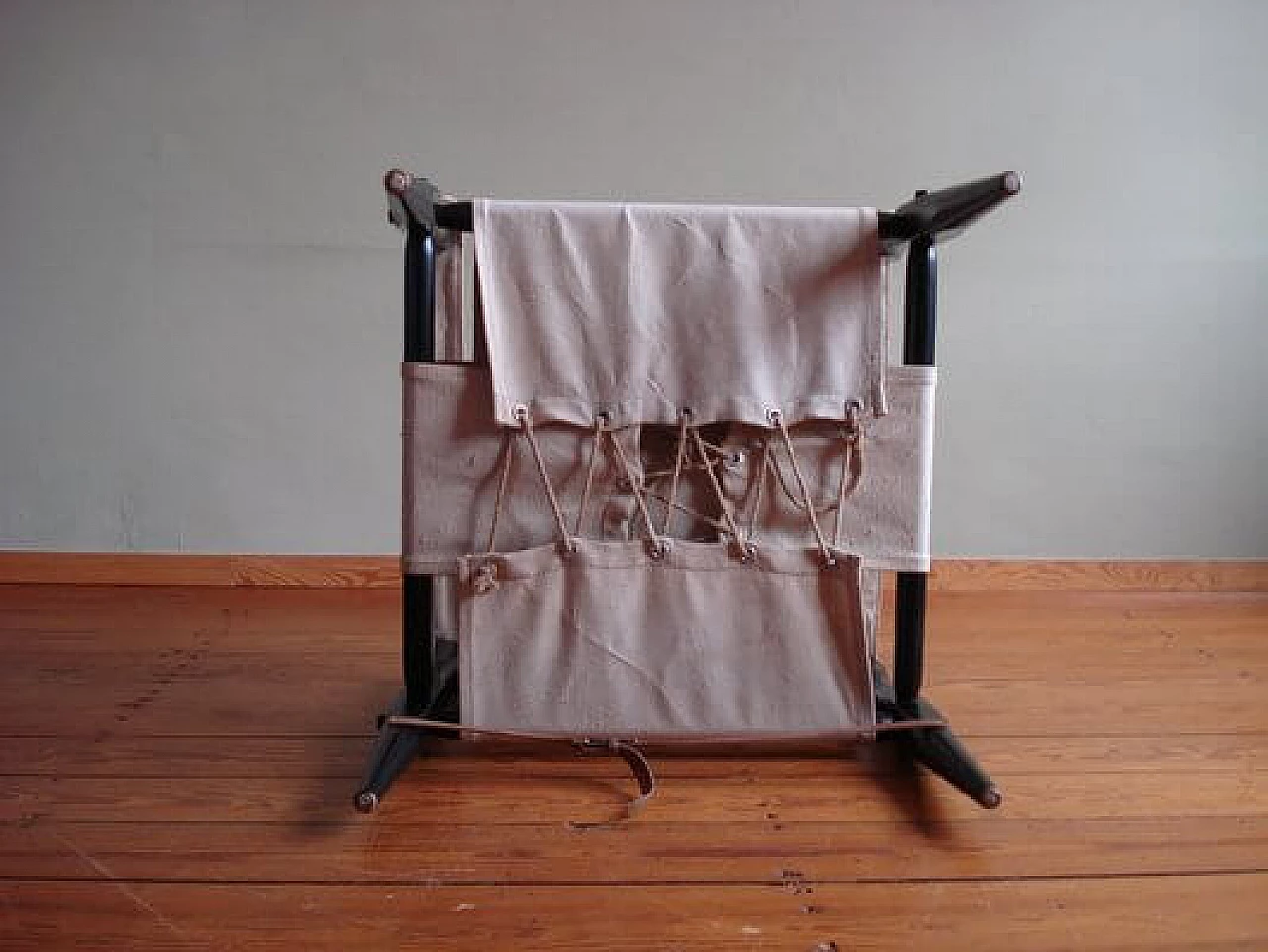 Poltrona Safari in legno scuro di Wilhelm Kienzle, anni '70 7