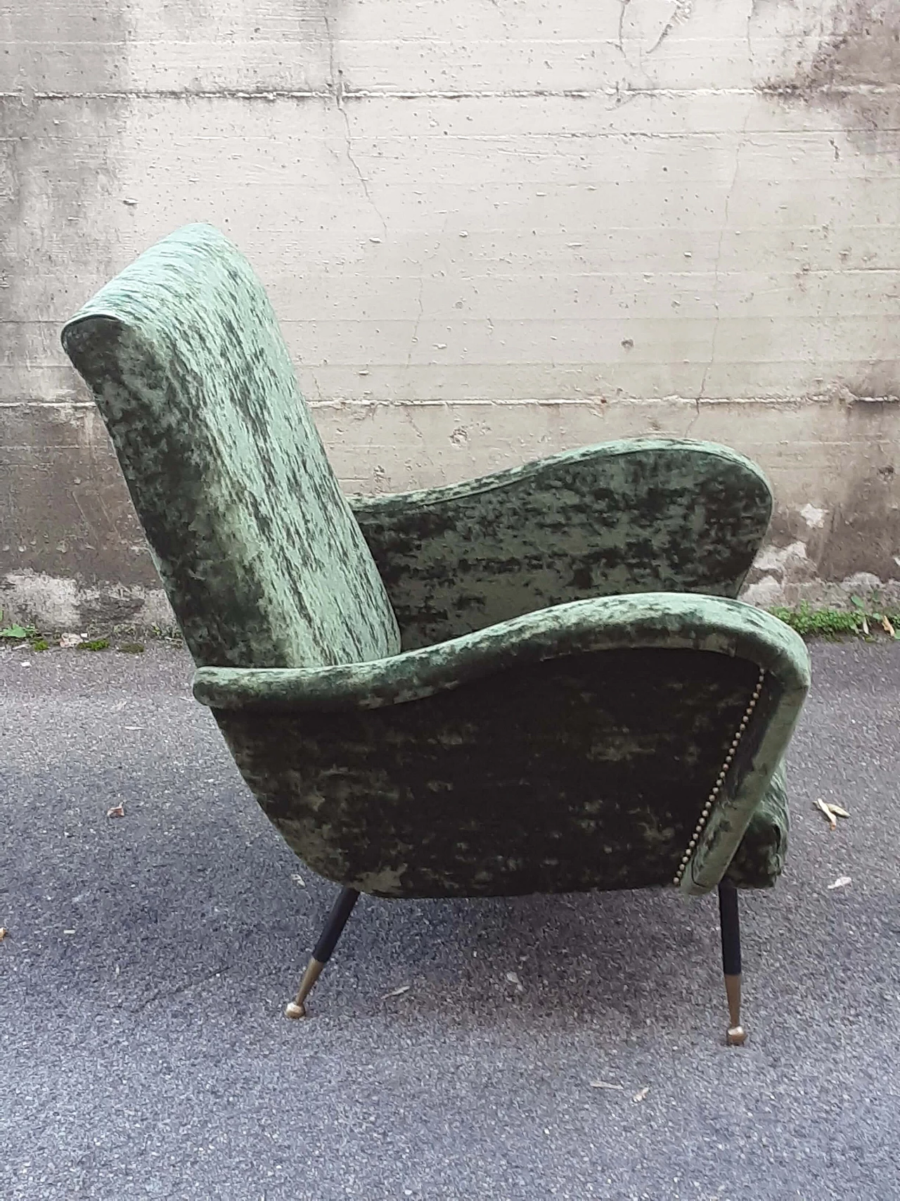 Green velvet armchair, 1950s 1