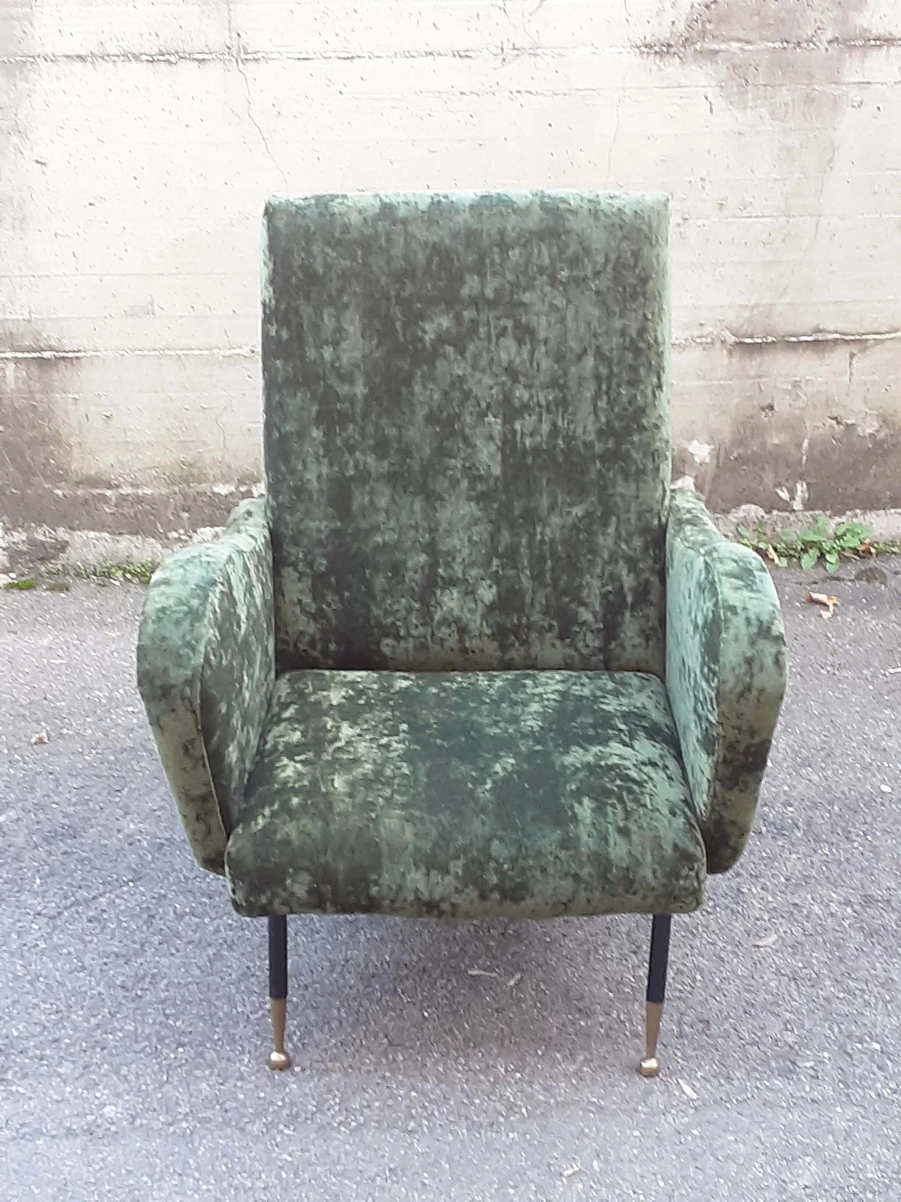 Green velvet armchair, 1950s 2