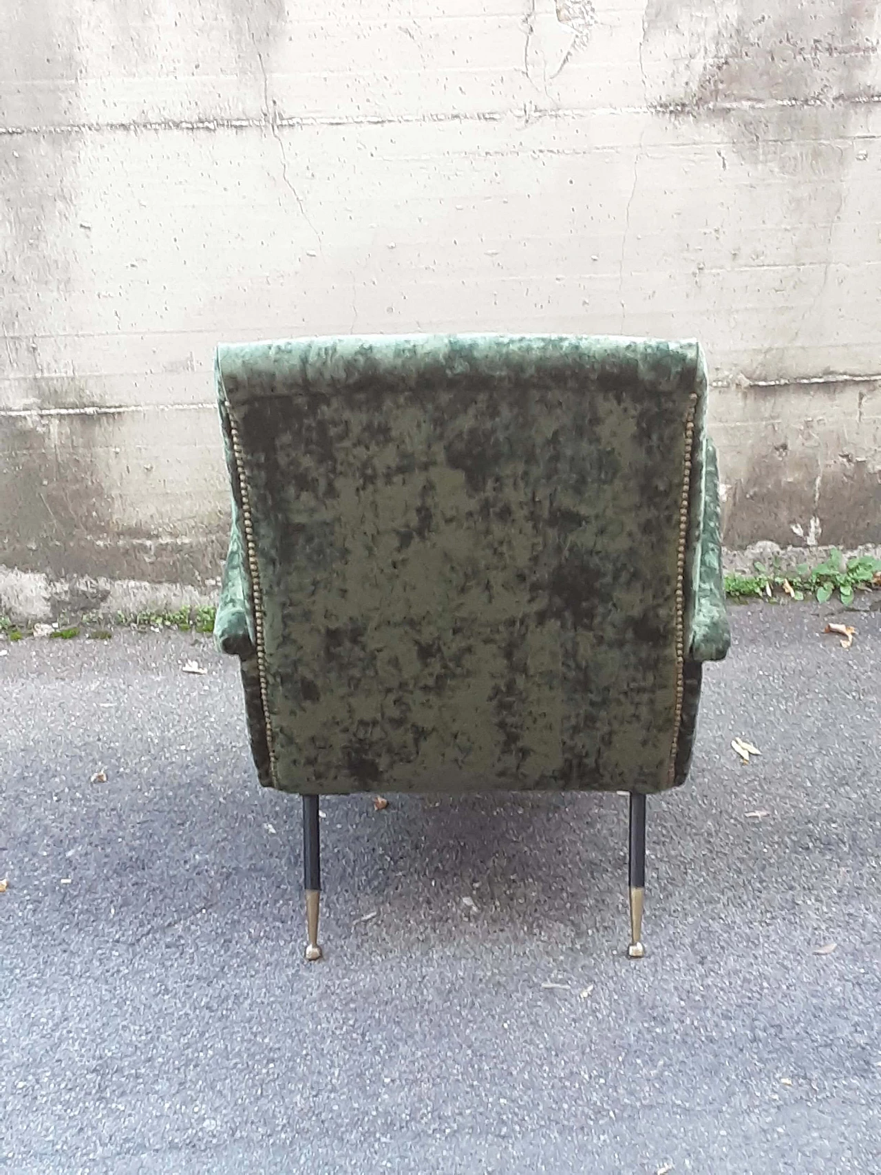 Green velvet armchair, 1950s 3