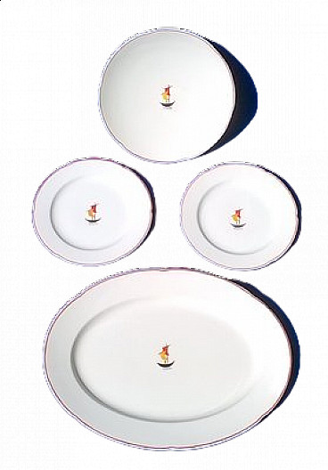 Alzata per dolci, due piatti e un piatto ovale in ceramica di Gio Ponti per Richard Ginori, 1936
