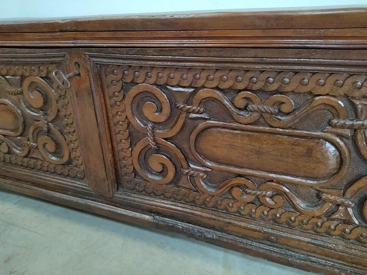 Solid walnut chest, 19th century 4