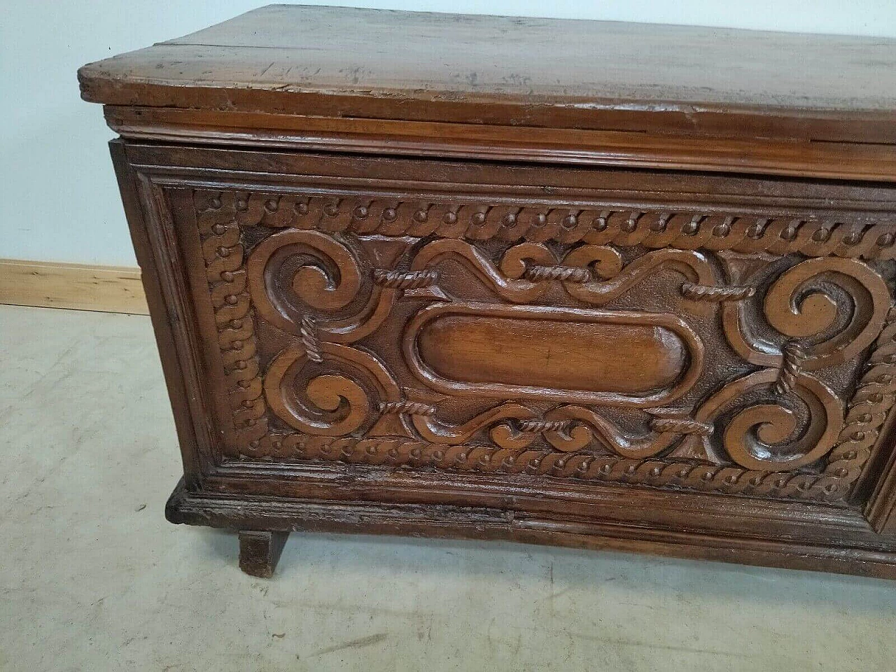 Solid walnut chest, 19th century 5