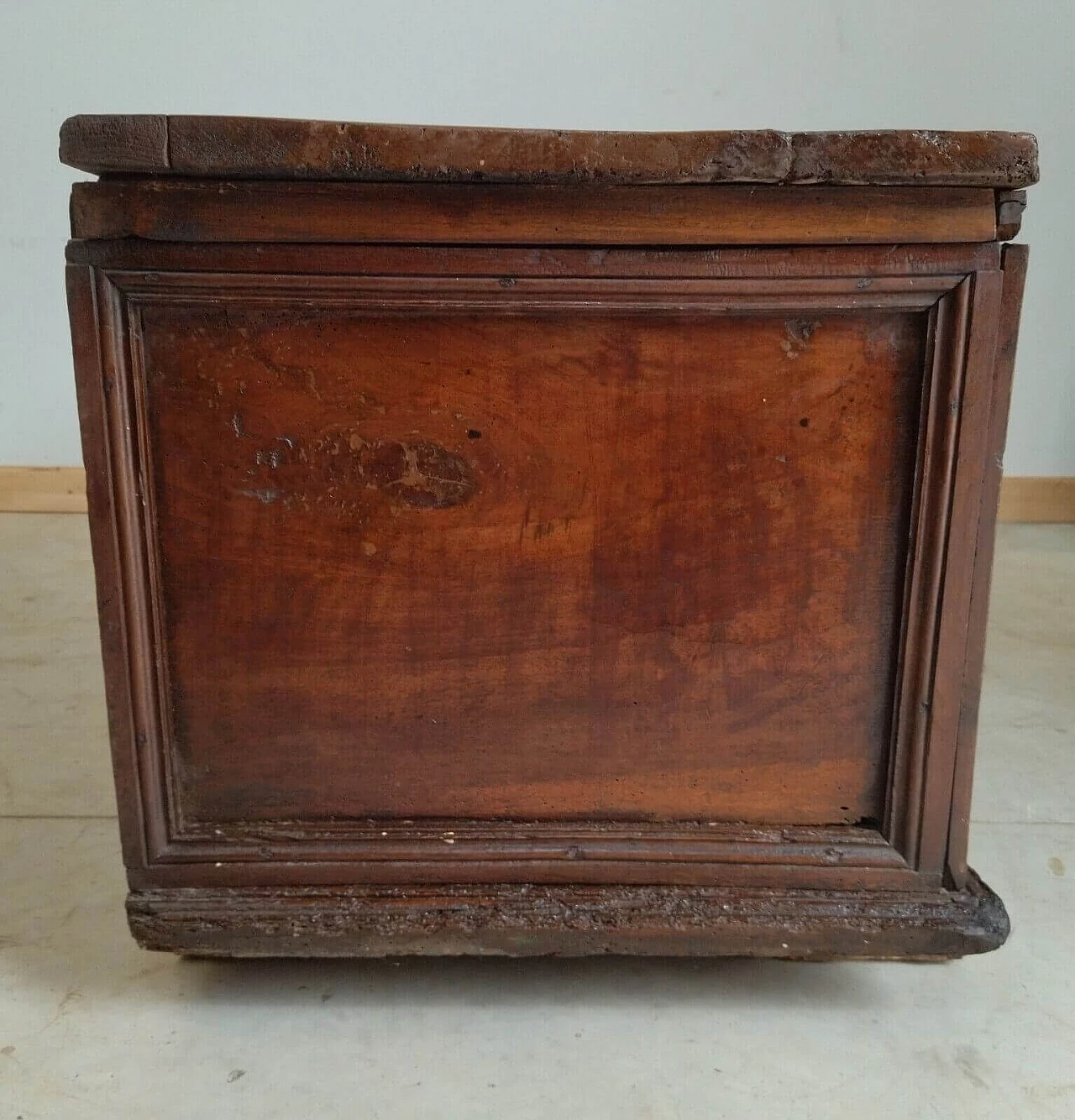 Solid walnut chest, 19th century 9