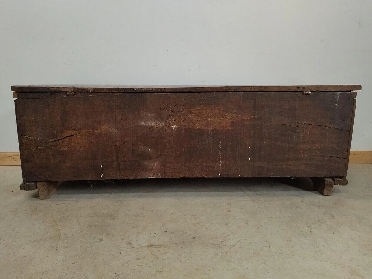 Solid walnut chest, 19th century 10