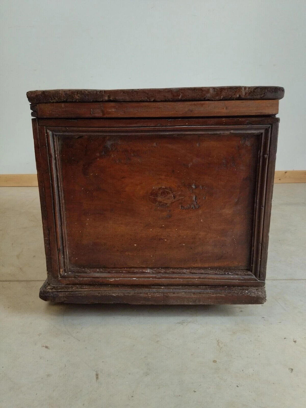 Solid walnut chest, 19th century 11