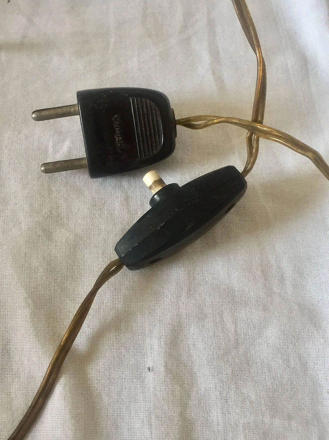 Lampada da tavolo in ottone con paralume a ventola, anni '50 6