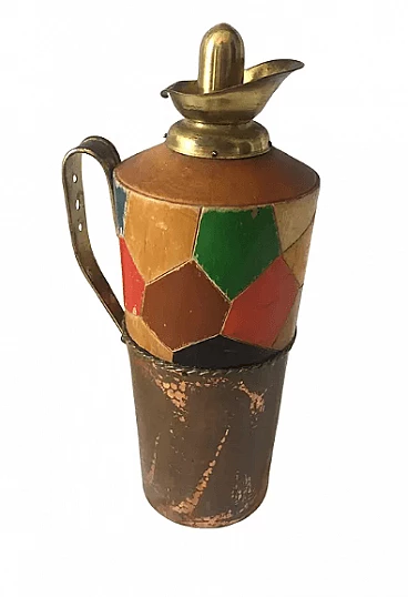 Decanter in legno policromo in ottone e rame, nello stile di Aldo Tura per Isac Milano, anni '50