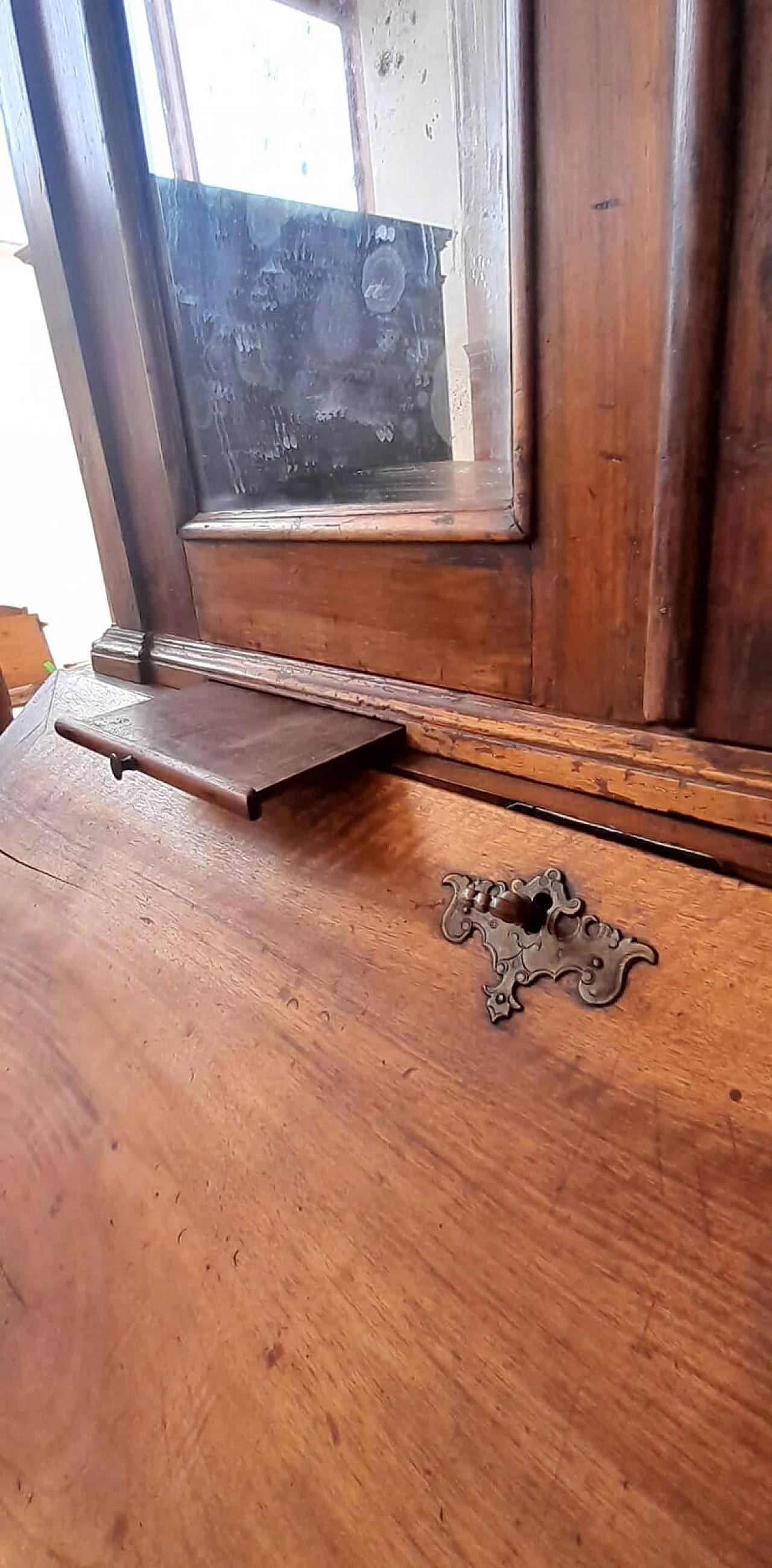 Venetian walnut trumeau with glass doors, first half of the 18th century 2