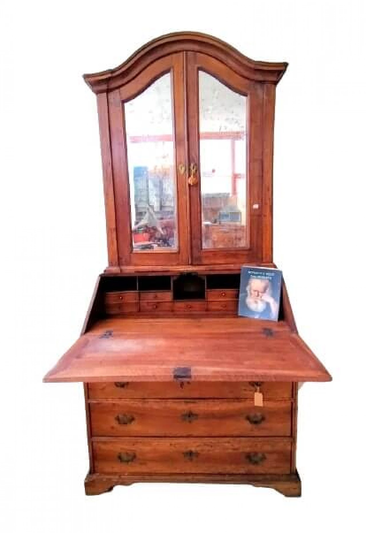 Venetian walnut trumeau with glass doors, first half of the 18th century 6