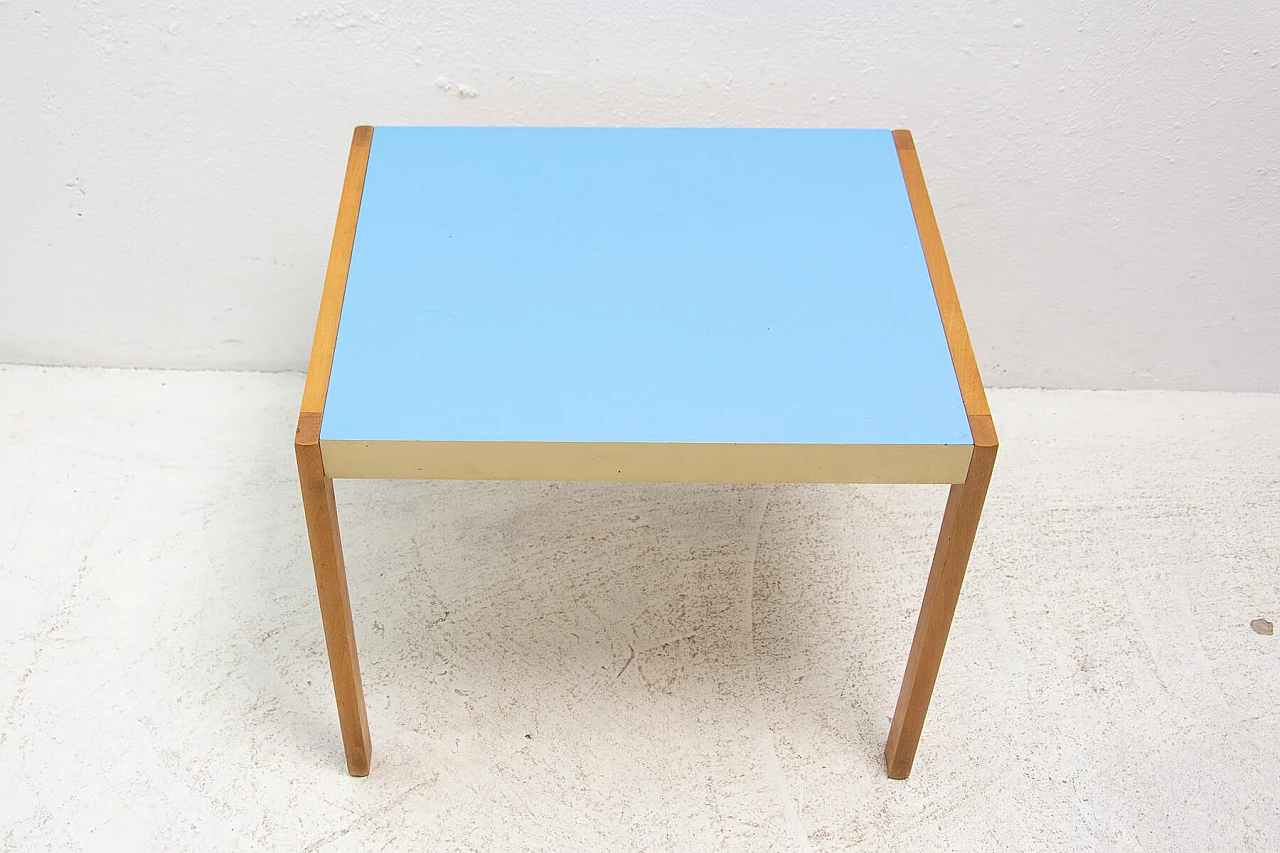 Tavolino in legno con piano azzurro in formica di TON, anni '70 4