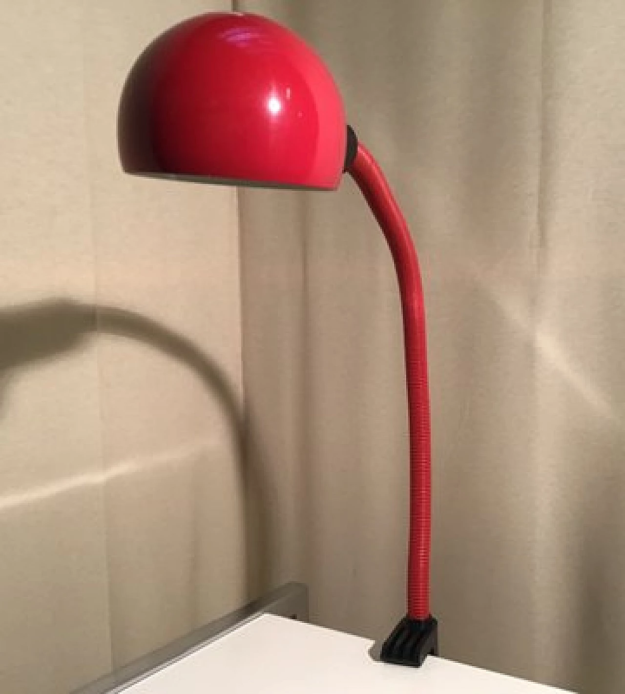 Red Hebi table lamp with clamp by Isao Hosoe for Valenti Luce, 1969 3