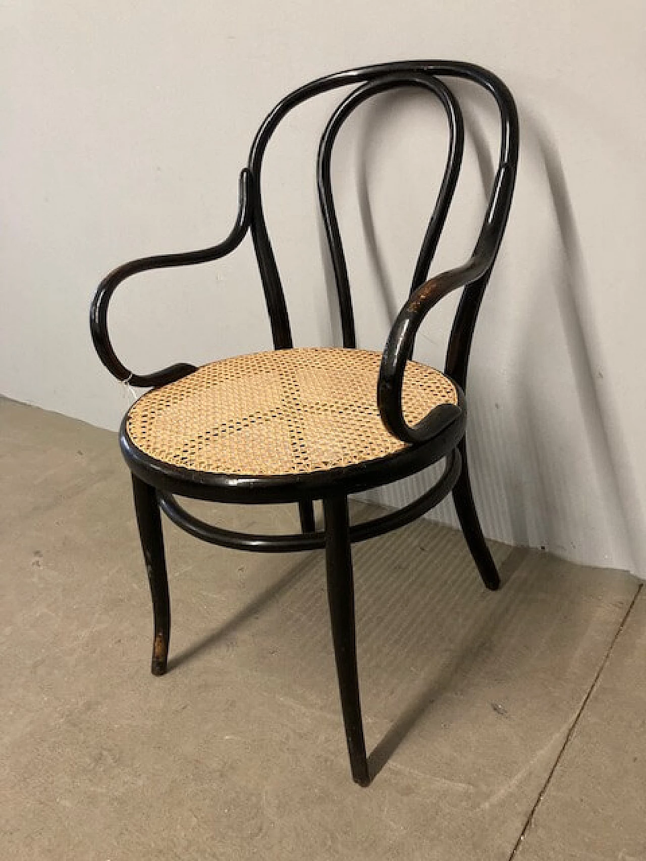 Poltrona in faggio curvato con seduta in paglia di Vienna per Thonet, anni '40 2