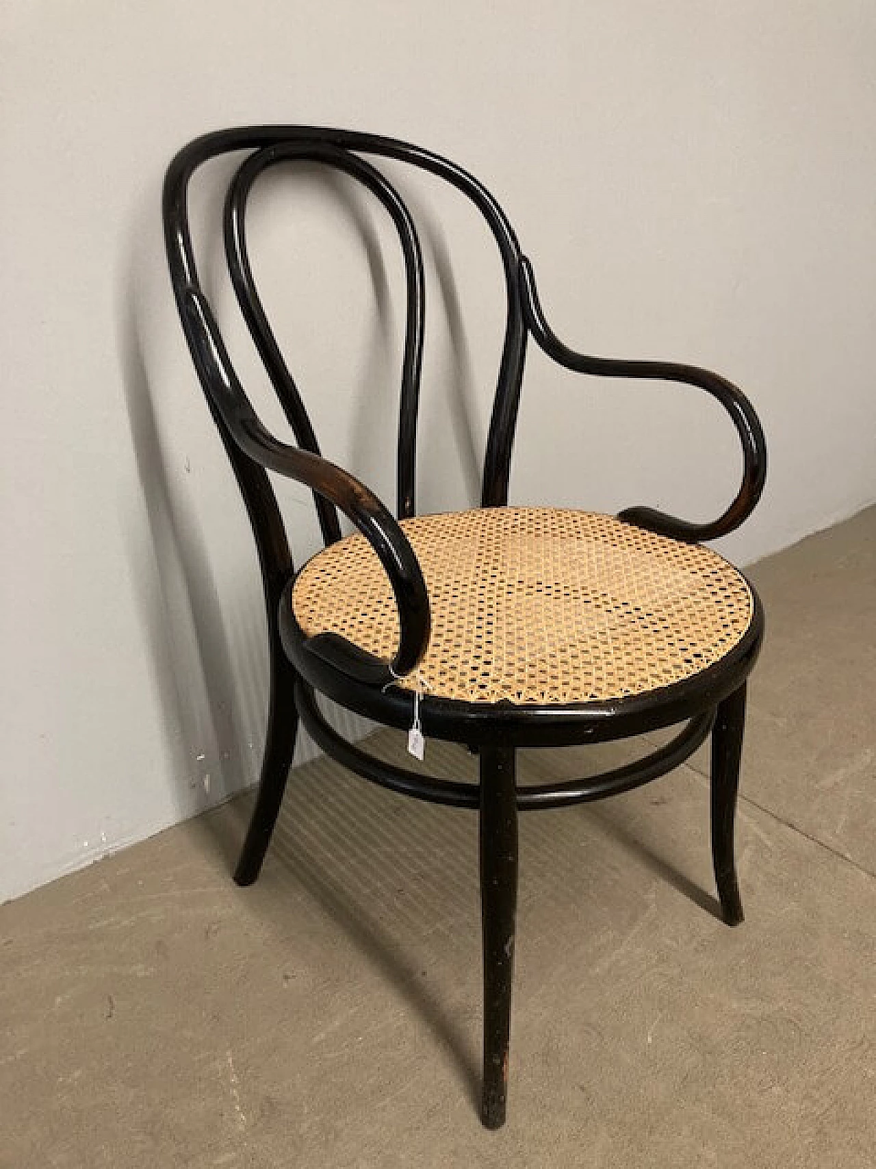 Poltrona in faggio curvato con seduta in paglia di Vienna per Thonet, anni '40 5