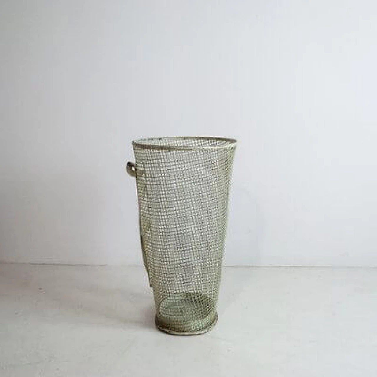 Grid-worked metal umbrella stand with leaf, 1950s 3