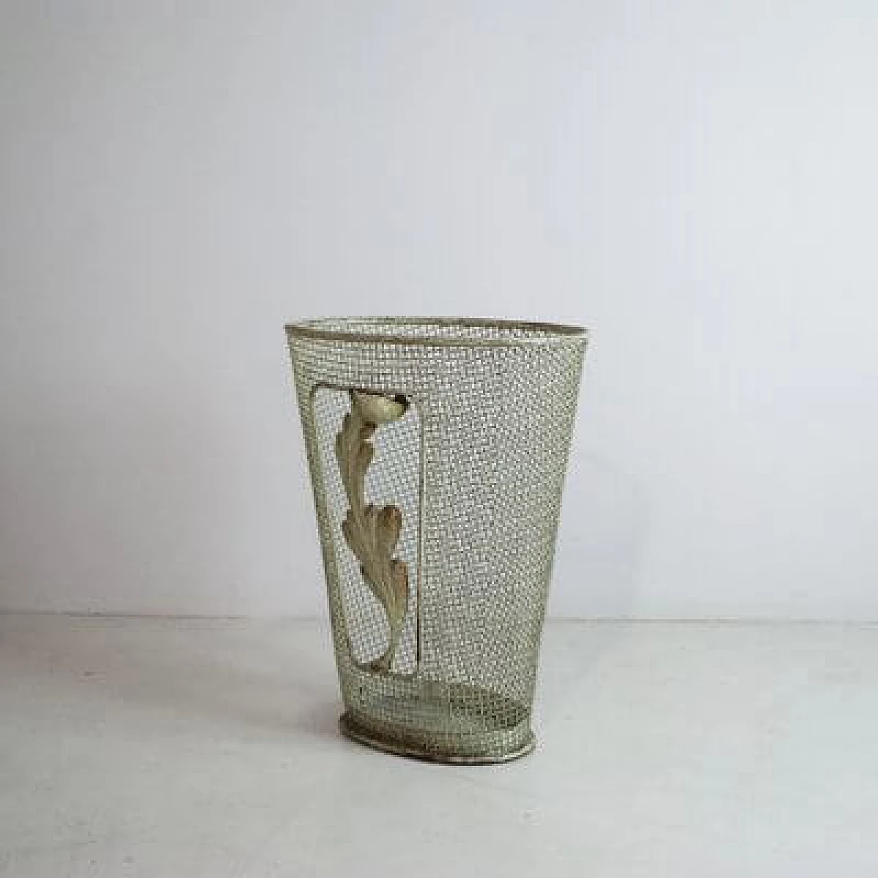 Grid-worked metal umbrella stand with leaf, 1950s 6