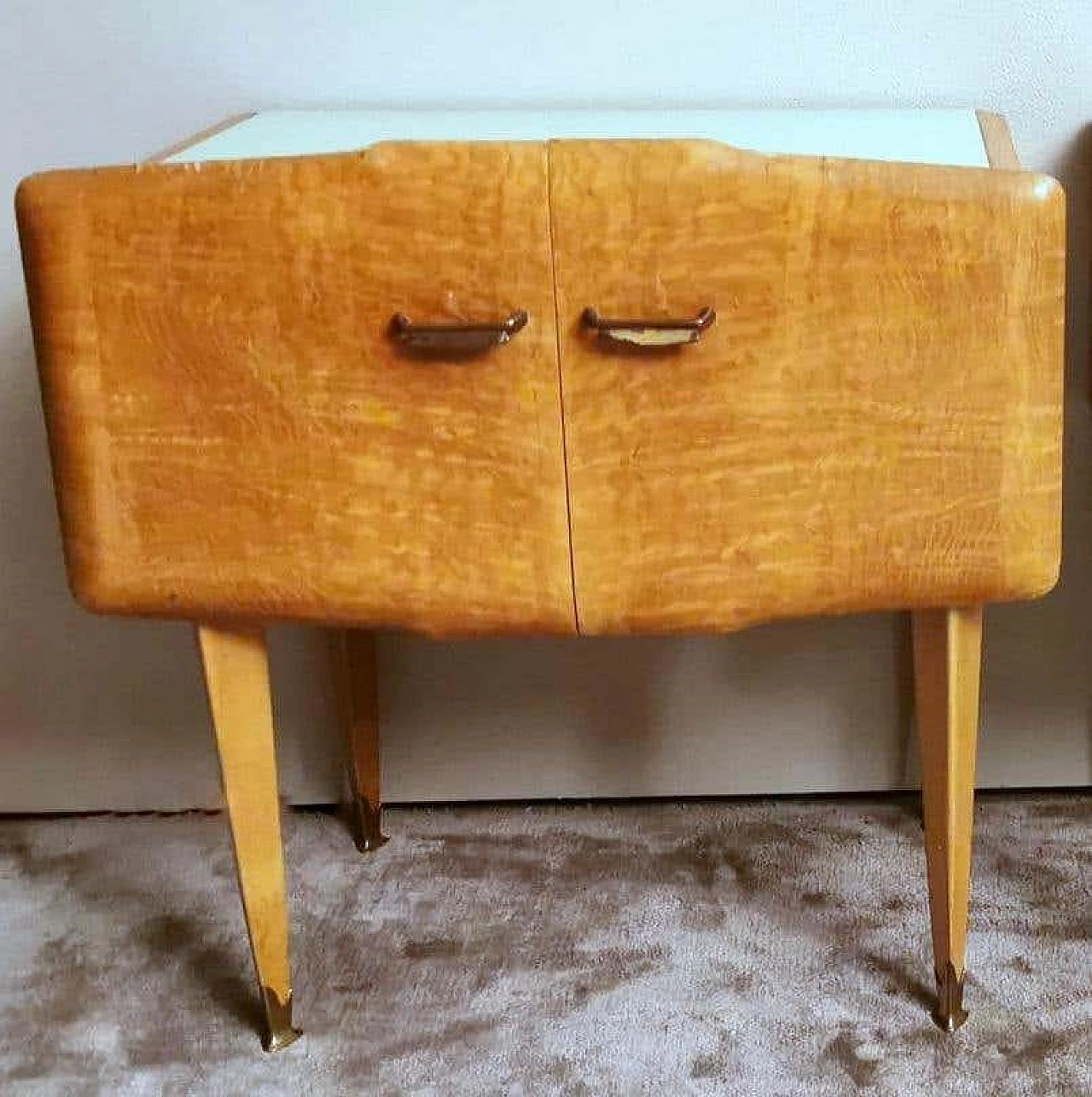 Coppia di comodini attribuiti a Ico Parisi con piano in pasta di vetro, anni '50 5