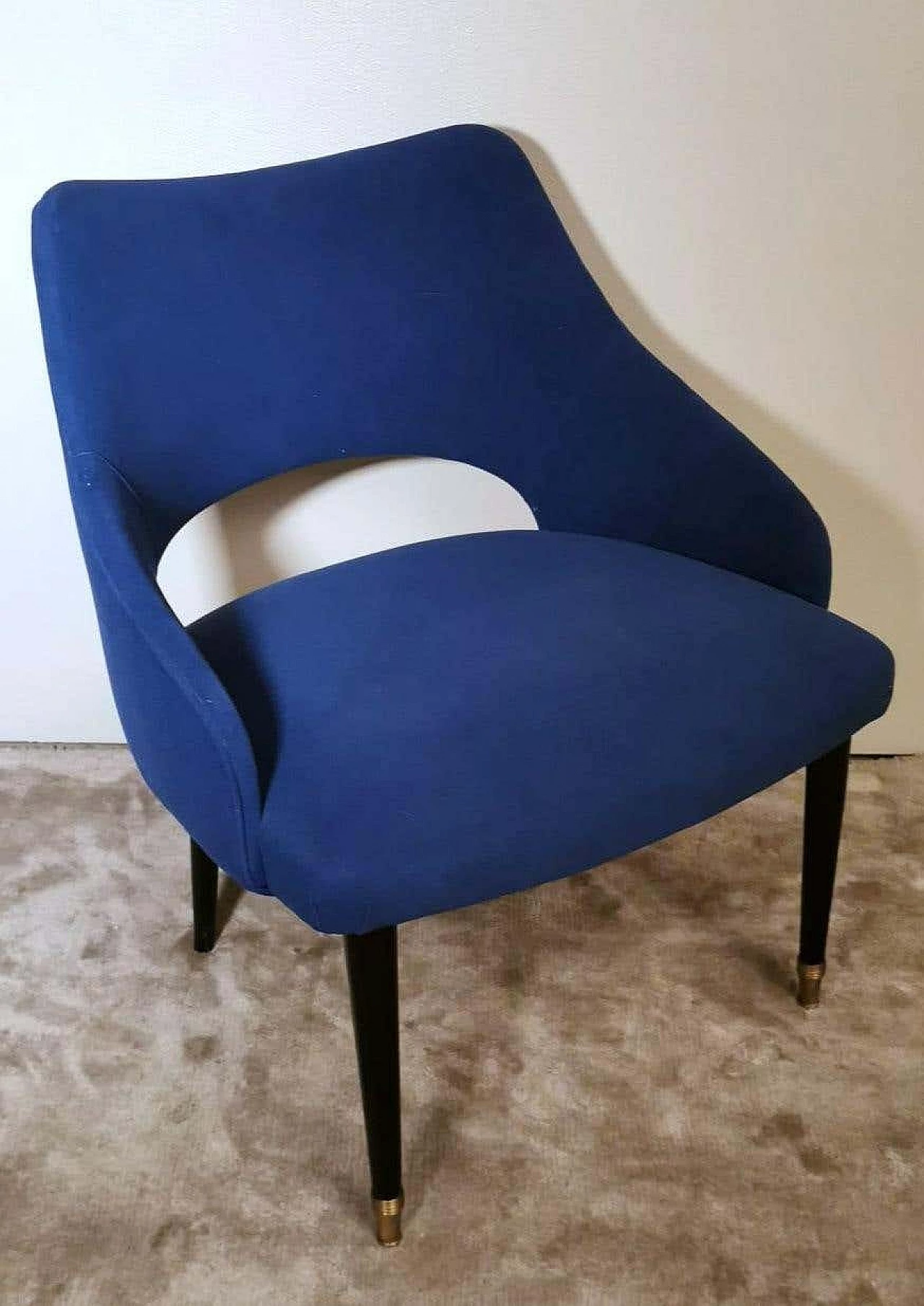 Pair of blue alcantara armchairs in the style of Guglielmo Ulrich, 1950s 8