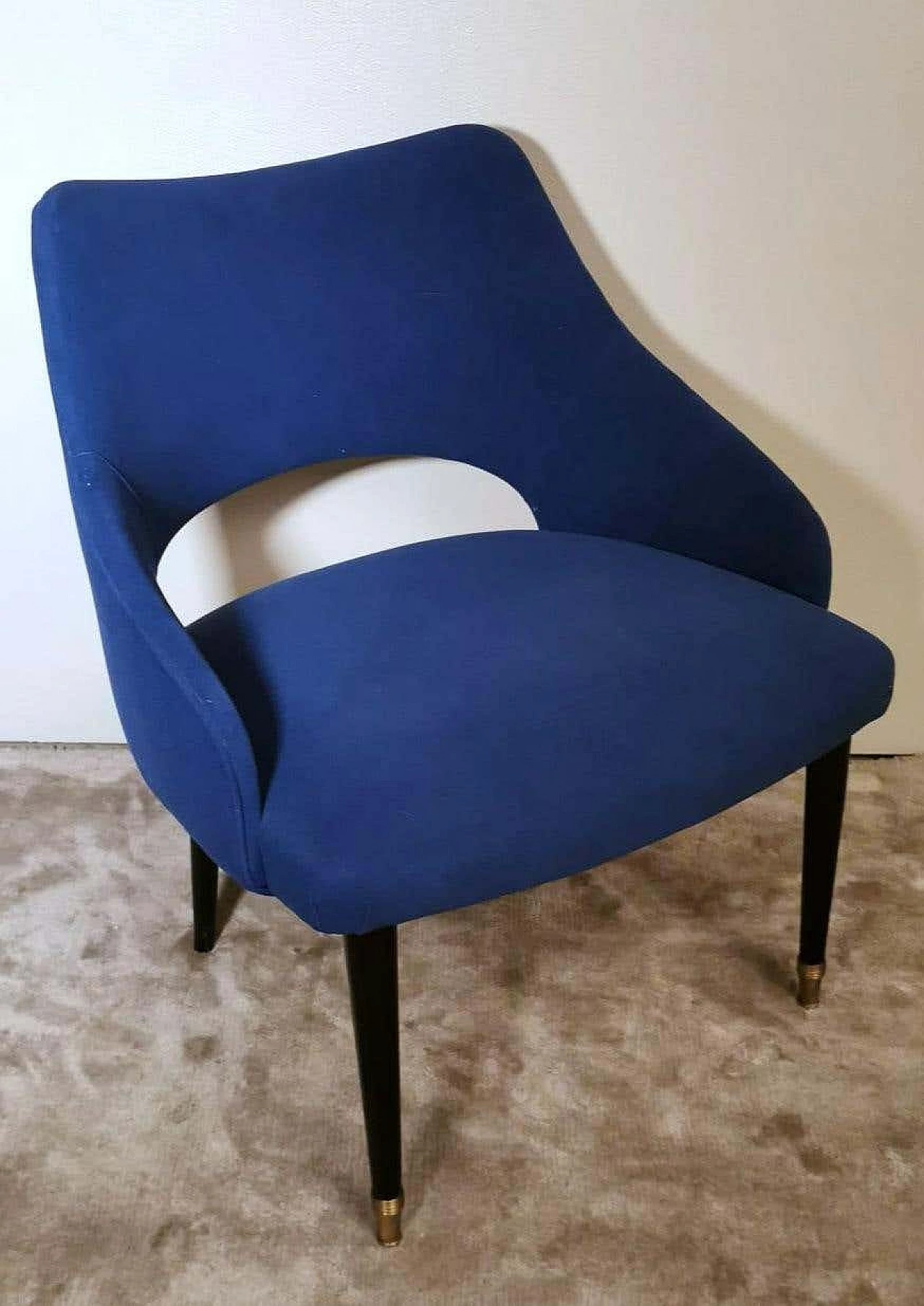 Coppia di poltrone in alcantara blu nello stile di Guglielmo Ulrich, anni '50 8