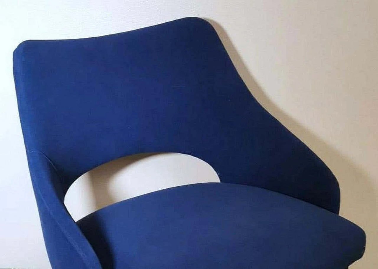 Coppia di poltrone in alcantara blu nello stile di Guglielmo Ulrich, anni '50 10