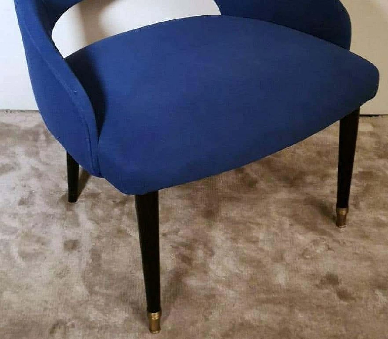 Pair of blue alcantara armchairs in the style of Guglielmo Ulrich, 1950s 12