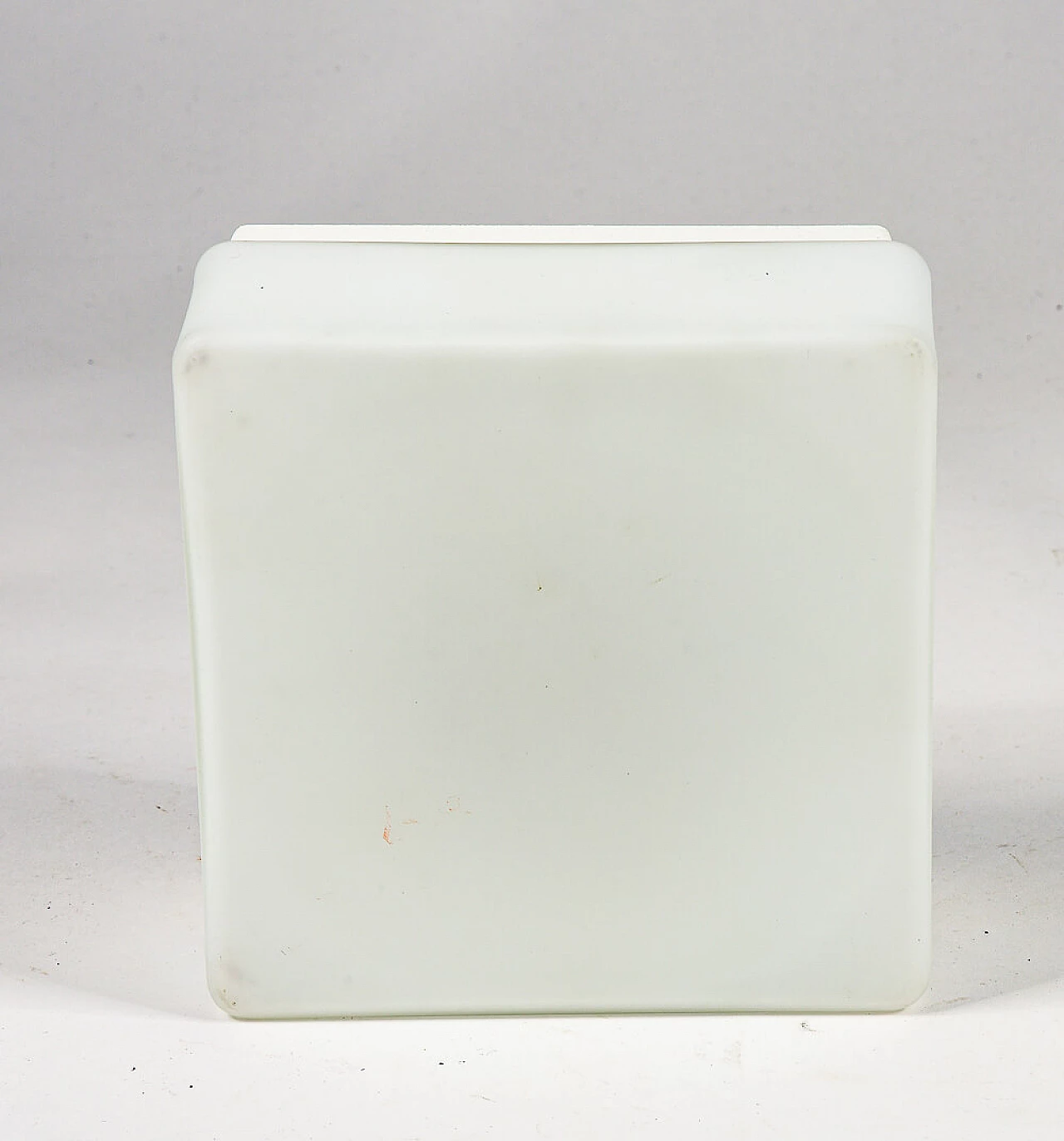 White 5602 sconce by iGuzzini 5