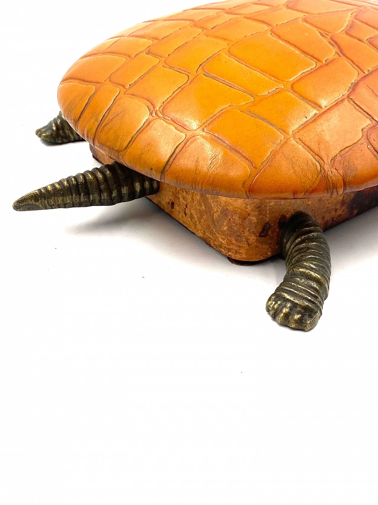 Portagioie a forma di tartaruga in pelle e bronzo, anni '50 36
