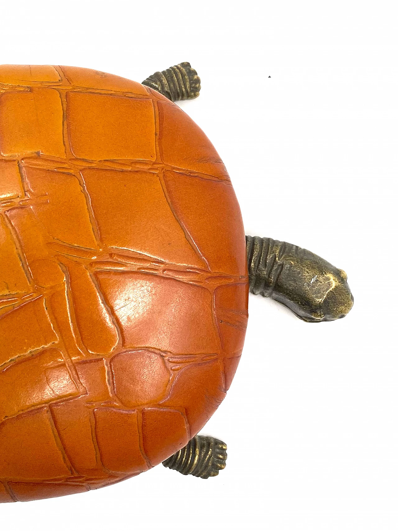 Portagioie a forma di tartaruga in pelle e bronzo, anni '50 39